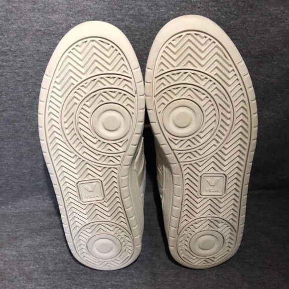 Veja Women's Sneakers in White and Cream - Picture 9 of 9